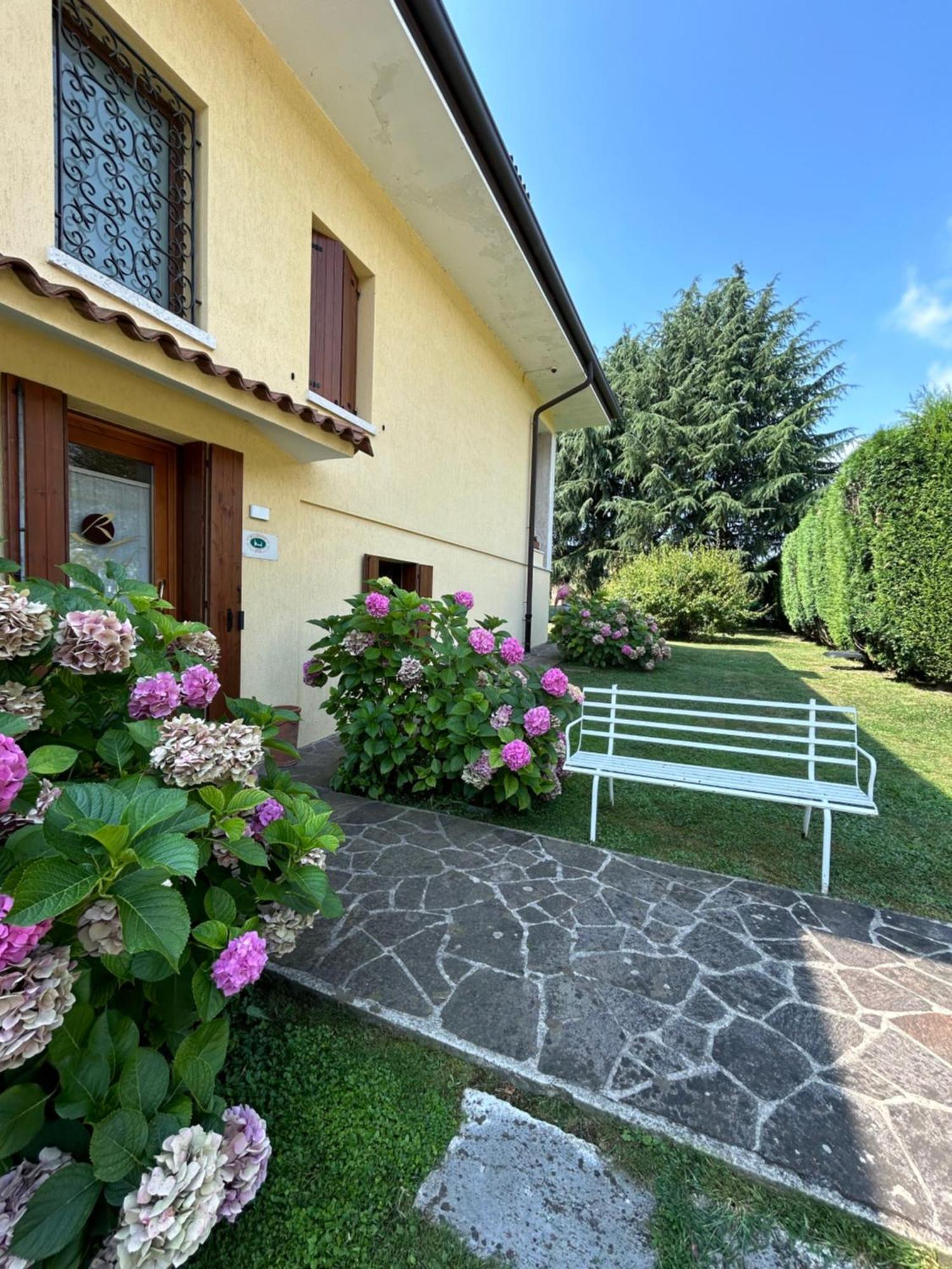 B&B Relief Possagno Exterior photo